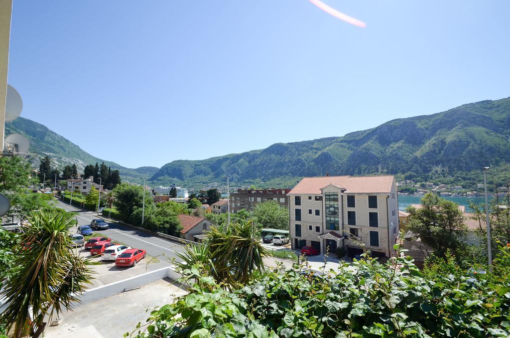 Apartments Ceklin Kotor Exteriör bild