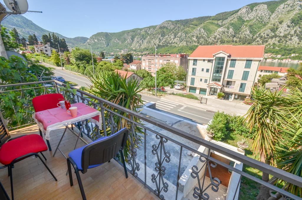 Apartments Ceklin Kotor Exteriör bild