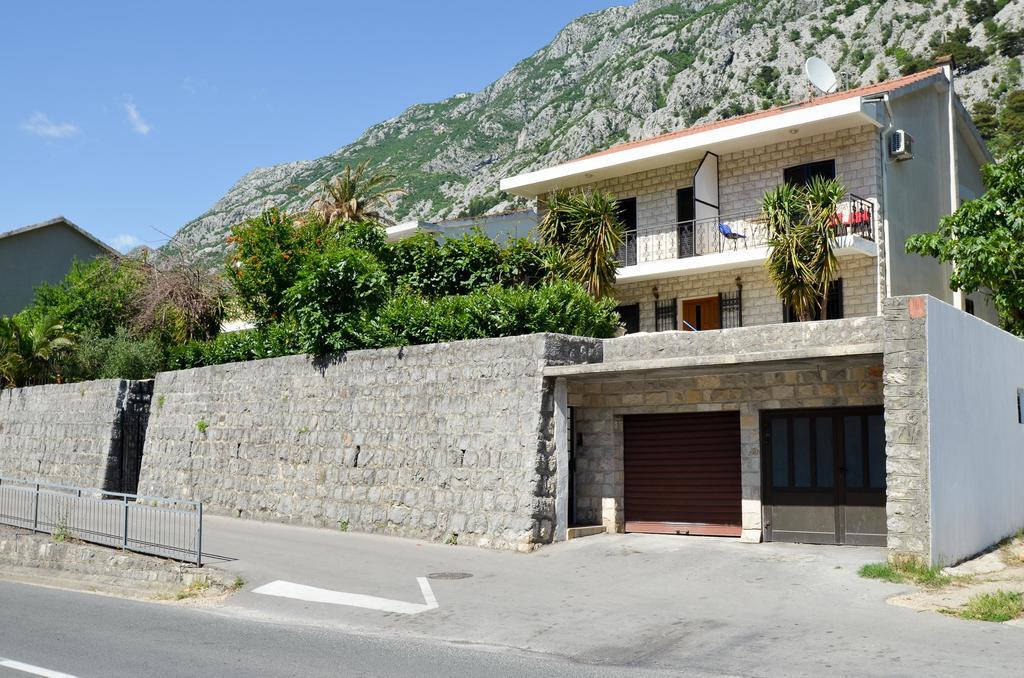 Apartments Ceklin Kotor Exteriör bild